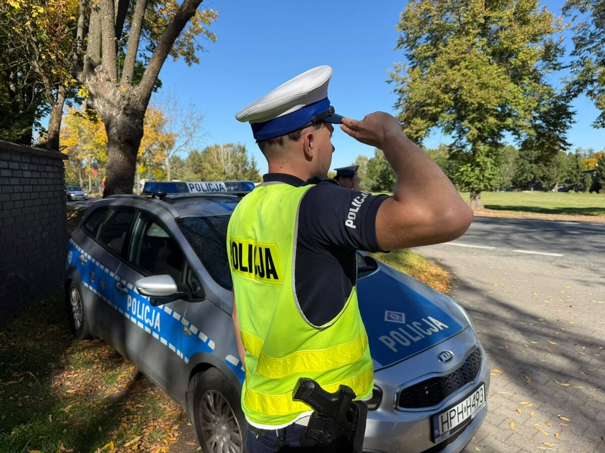 Mazowieccy policjanci oddali hołd policjantowi, który zginął na służbie - zdjęcie #15 - eOstroleka.pl