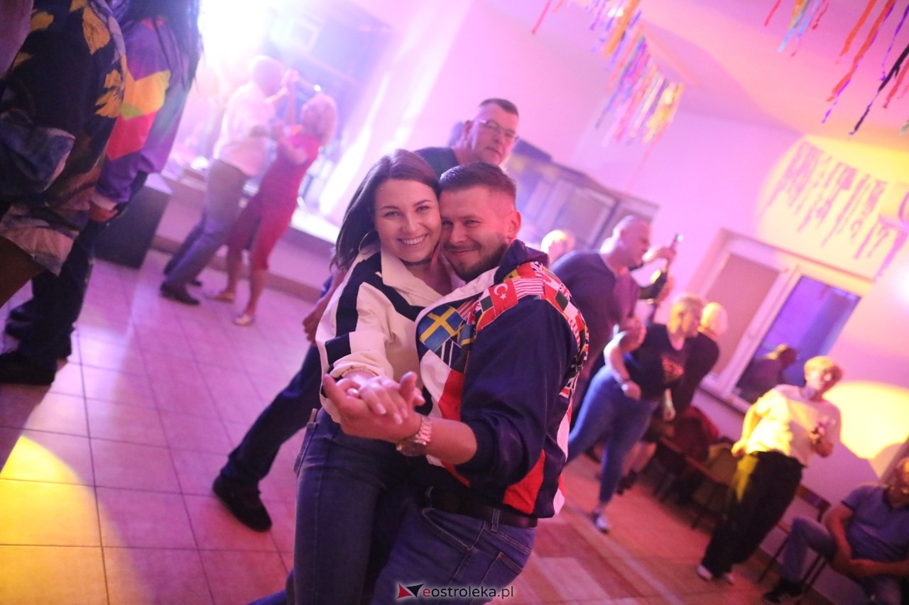 Potańcówka w klimacie lat 90-tych w Łegu Przedmiejskim - zdjęcie #29 - eOstroleka.pl
