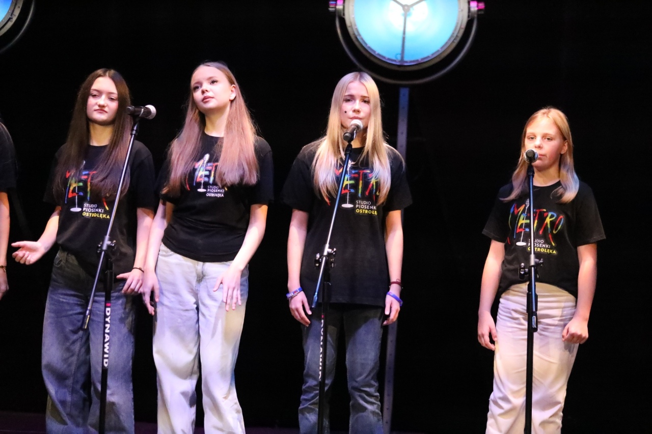 Tamte lata, tamte melodie. Koncert w MŻW. - zdjęcie #30 - eOstroleka.pl