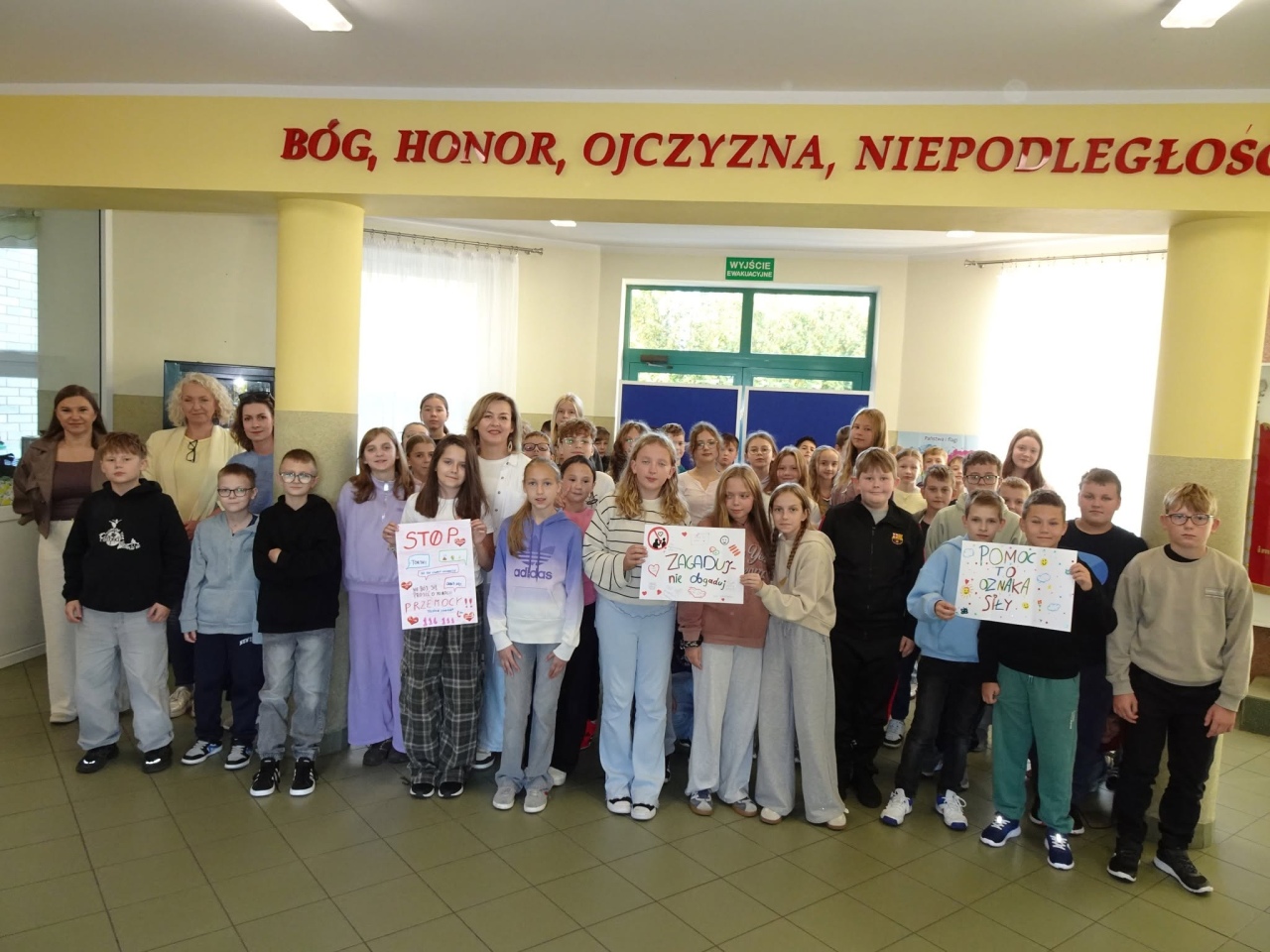 Stop przemocy w szkole! Uczniowie z Olszewa-Borek dołączyli do ogólnopolskiej akcji [06.10.2026] - zdjęcie #31 - eOstroleka.pl