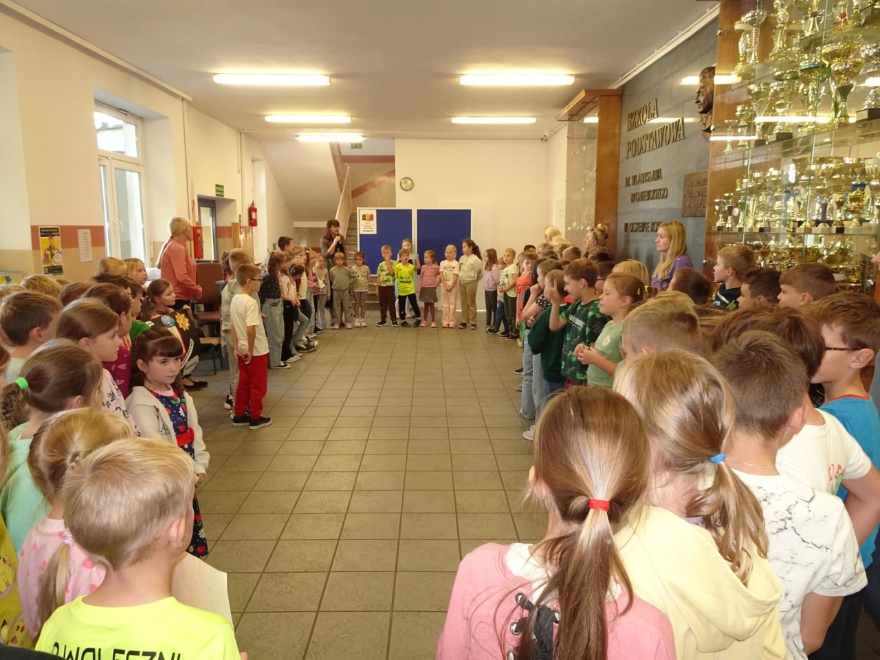 Stop przemocy w szkole! Uczniowie z Olszewa-Borek dołączyli do ogólnopolskiej akcji [06.10.2026] - zdjęcie #26 - eOstroleka.pl