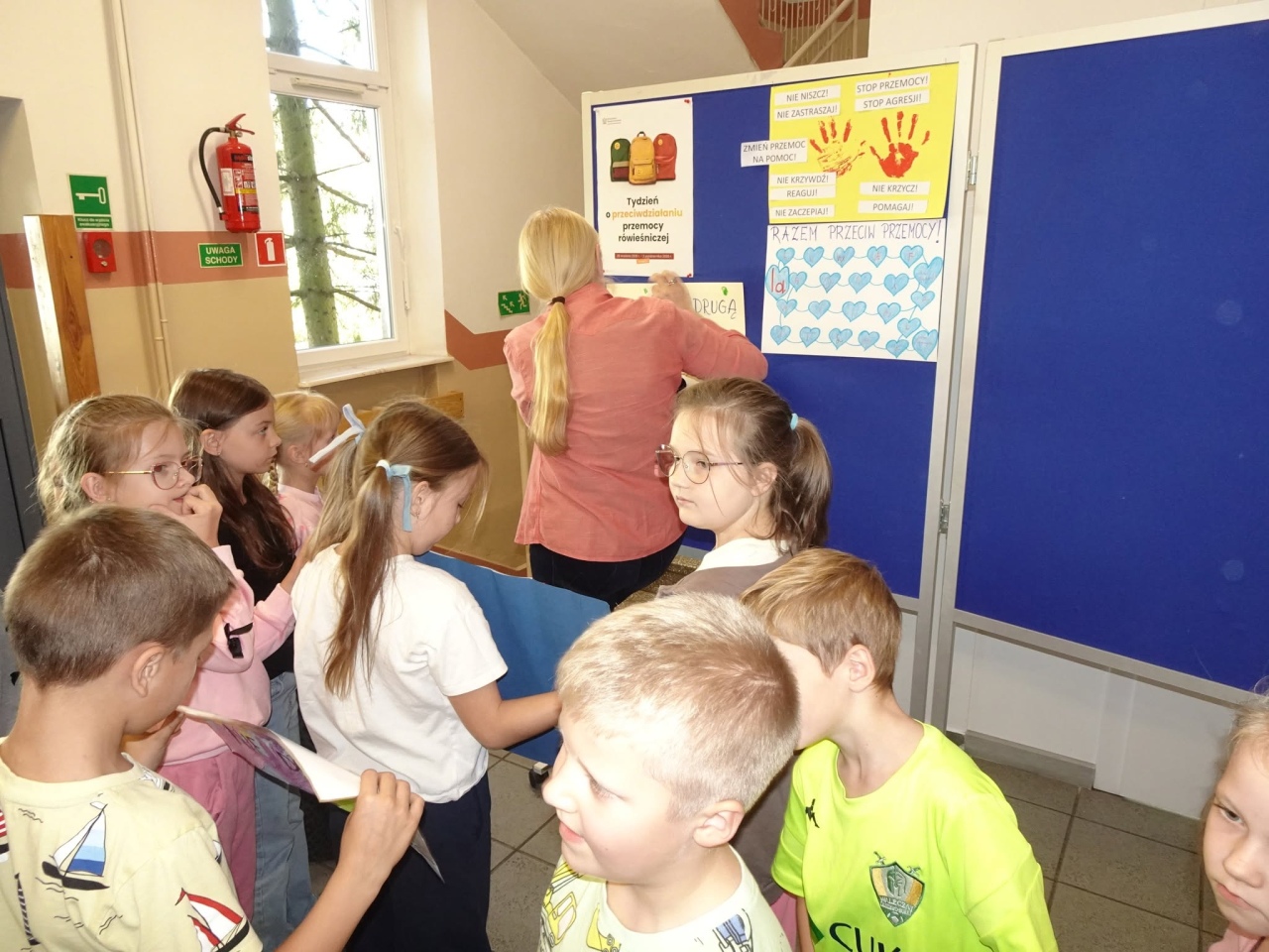 Stop przemocy w szkole! Uczniowie z Olszewa-Borek dołączyli do ogólnopolskiej akcji [06.10.2026] - zdjęcie #25 - eOstroleka.pl