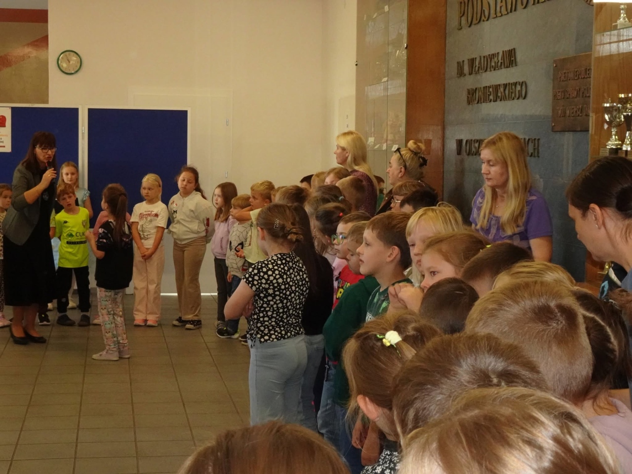 Stop przemocy w szkole! Uczniowie z Olszewa-Borek dołączyli do ogólnopolskiej akcji [06.10.2026] - zdjęcie #17 - eOstroleka.pl