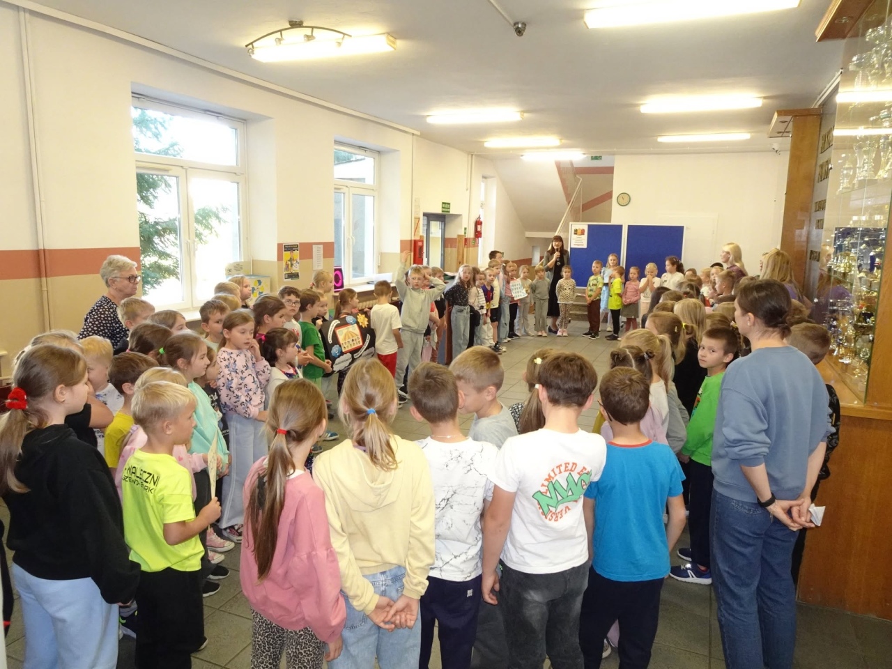 Stop przemocy w szkole! Uczniowie z Olszewa-Borek dołączyli do ogólnopolskiej akcji [06.10.2026] - zdjęcie #14 - eOstroleka.pl