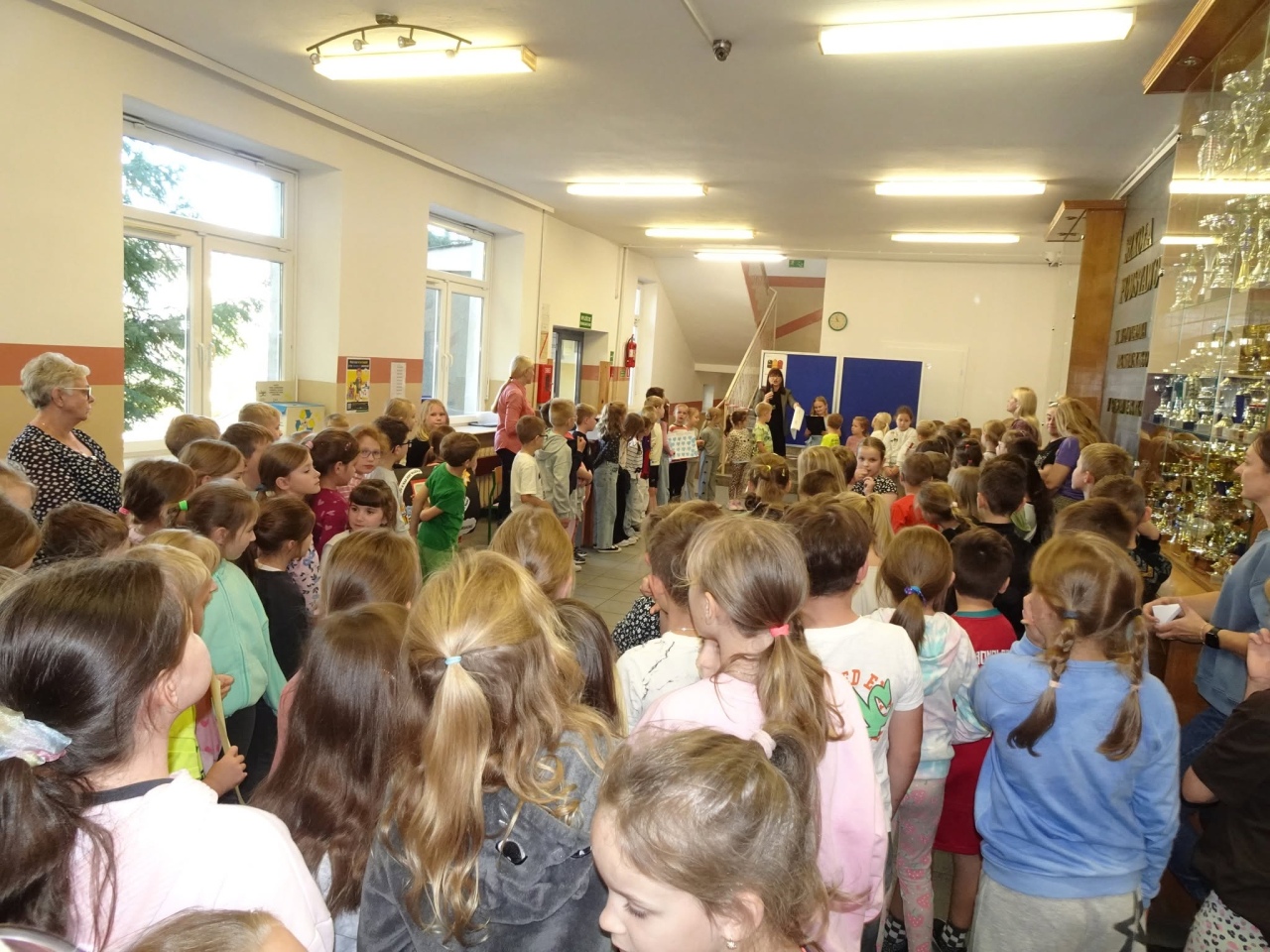 Stop przemocy w szkole! Uczniowie z Olszewa-Borek dołączyli do ogólnopolskiej akcji [06.10.2026] - zdjęcie #2 - eOstroleka.pl