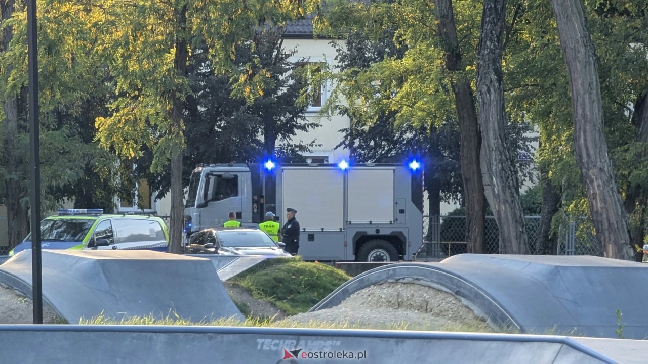 Atak nożownika w ZSZ 4 w Ostrołęce [7.10.2026] - zdjęcie #11 - eOstroleka.pl