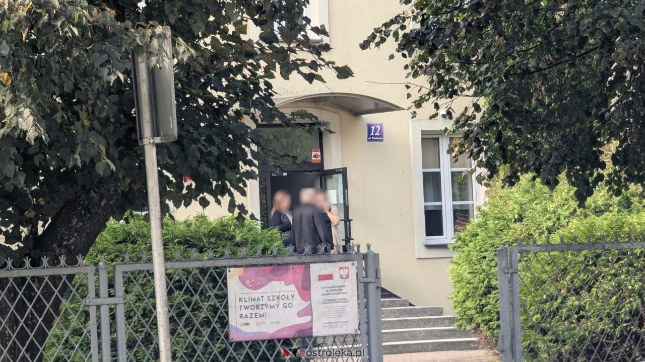 Atak nożownika w ZSZ 4 w Ostrołęce [7.10.2026] - zdjęcie #22 - eOstroleka.pl