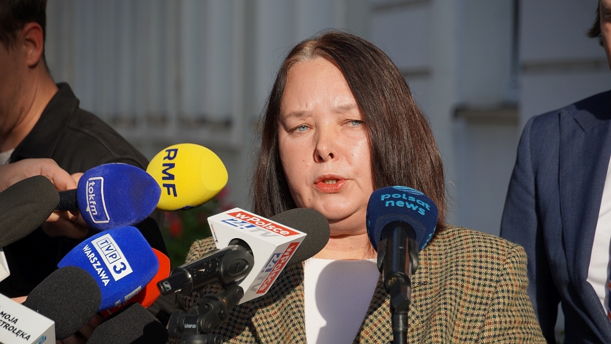 Atak w szkole w Ostrołęce - Konferencja prasowa po posiedzeniu sztabu kryzysowego [07.10.2026] - zdjęcie #7 - eOstroleka.pl