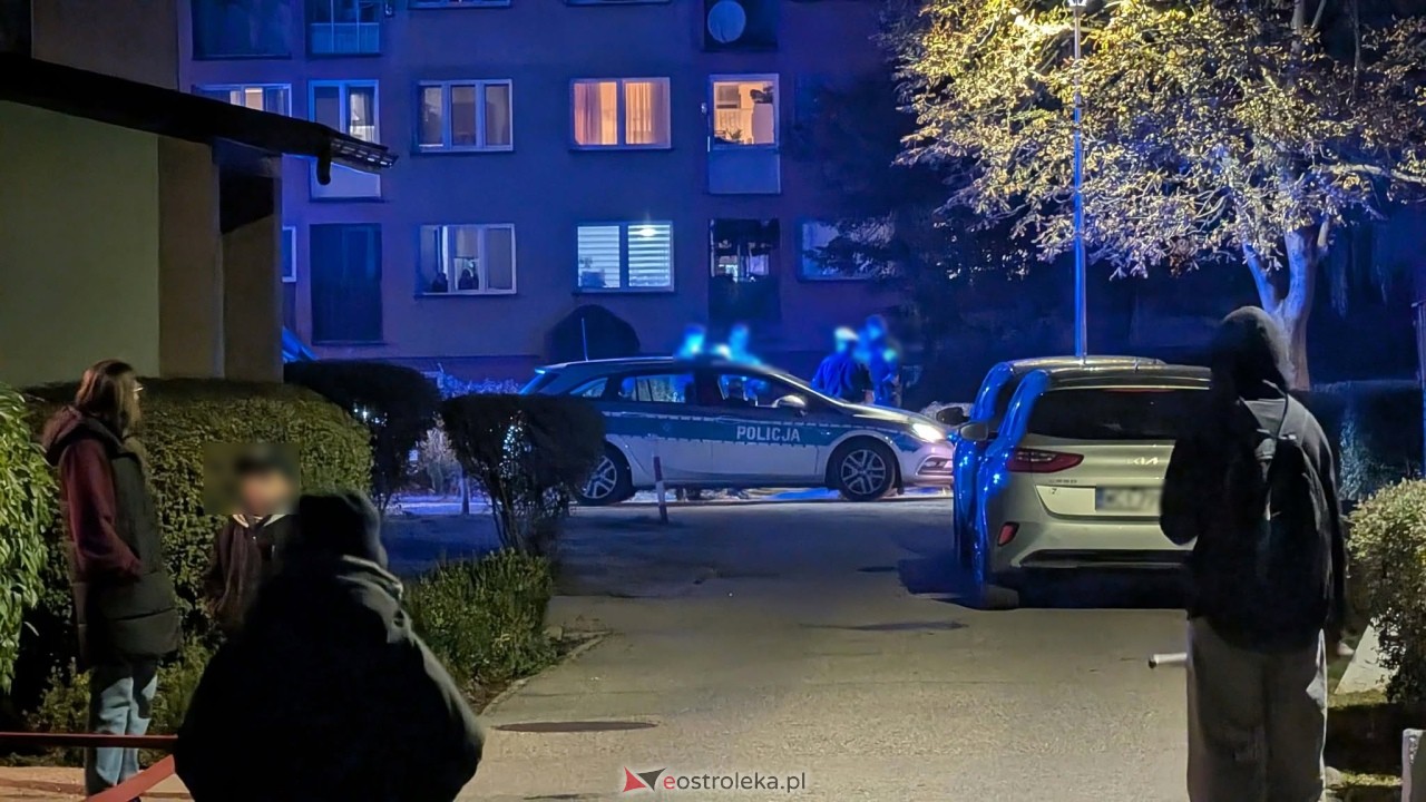 Akcja policji ws. ataku w ZSZ 4 w Ostrołęce [7.10.2026] - zdjęcie #12 - eOstroleka.pl