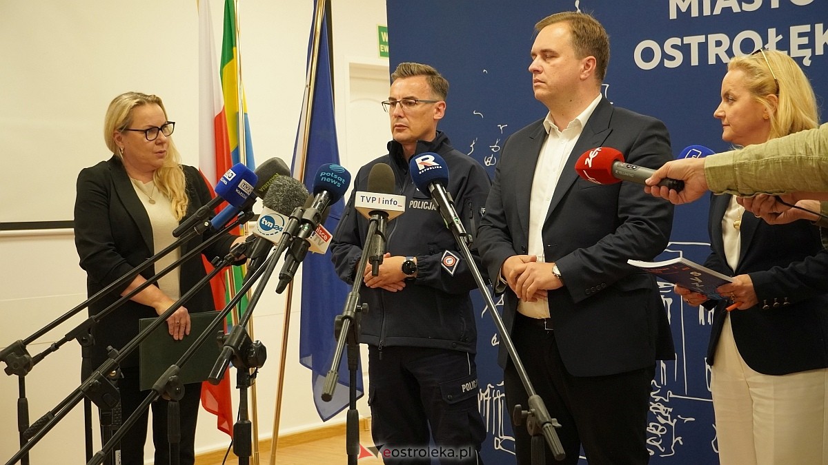 Konferencja prasowa po sztabie kryzysowym [08.10.2026] - zdjęcie #12 - eOstroleka.pl