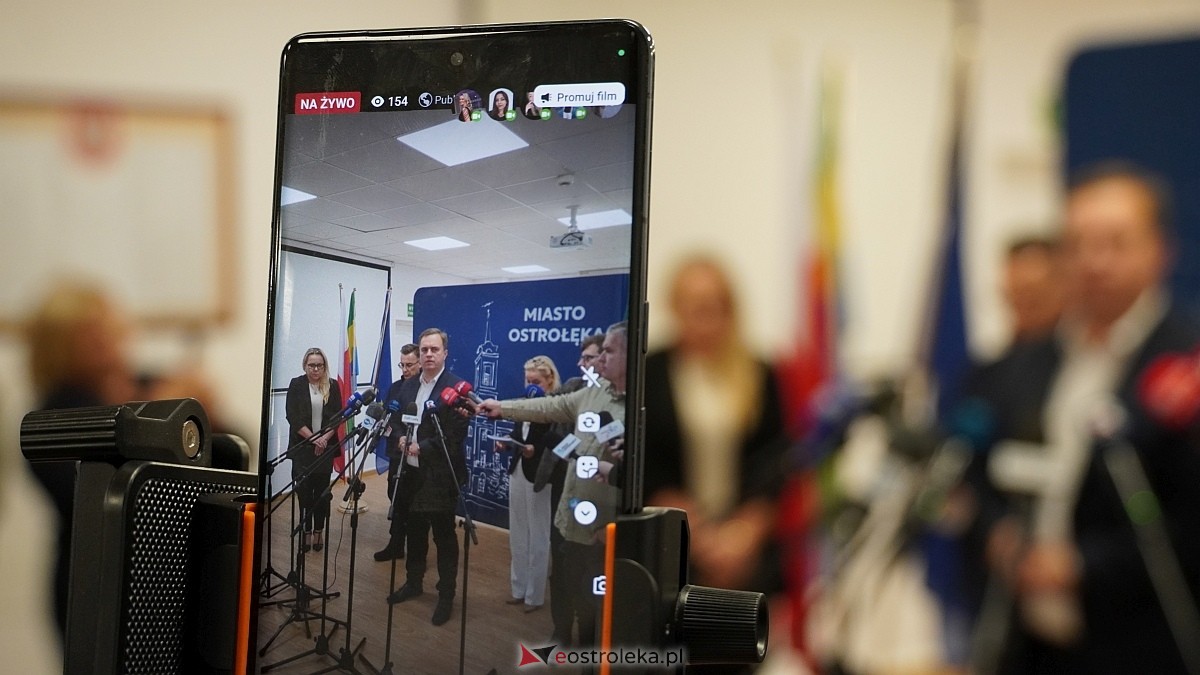 Konferencja prasowa po sztabie kryzysowym [08.10.2026] - zdjęcie #8 - eOstroleka.pl