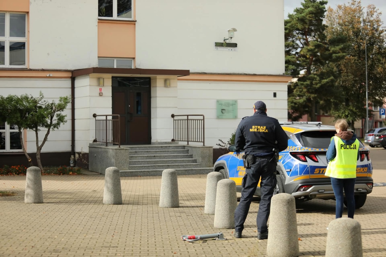 Policja chroni ostrołęckie szkoły [9.10.2026] - zdjęcie #7 - eOstroleka.pl