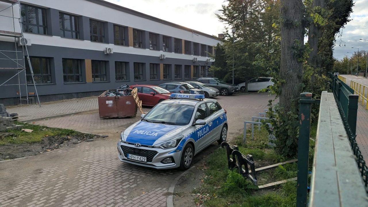 Policja chroni ostrołęckie szkoły [9.10.2026] - zdjęcie #4 - eOstroleka.pl