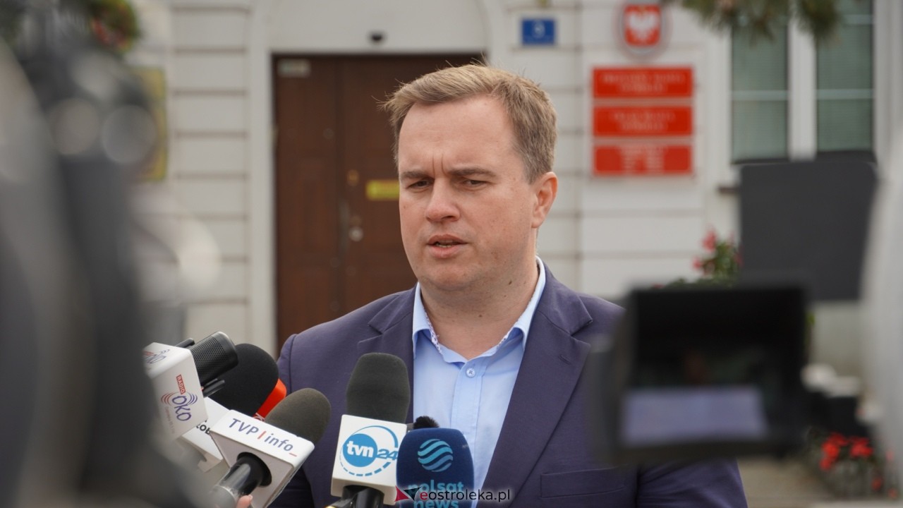 Konferencja prasowa prezydenta ostrołęki po spotkaniu z dyrektorami szkół [09.10.2026] - zdjęcie #8 - eOstroleka.pl