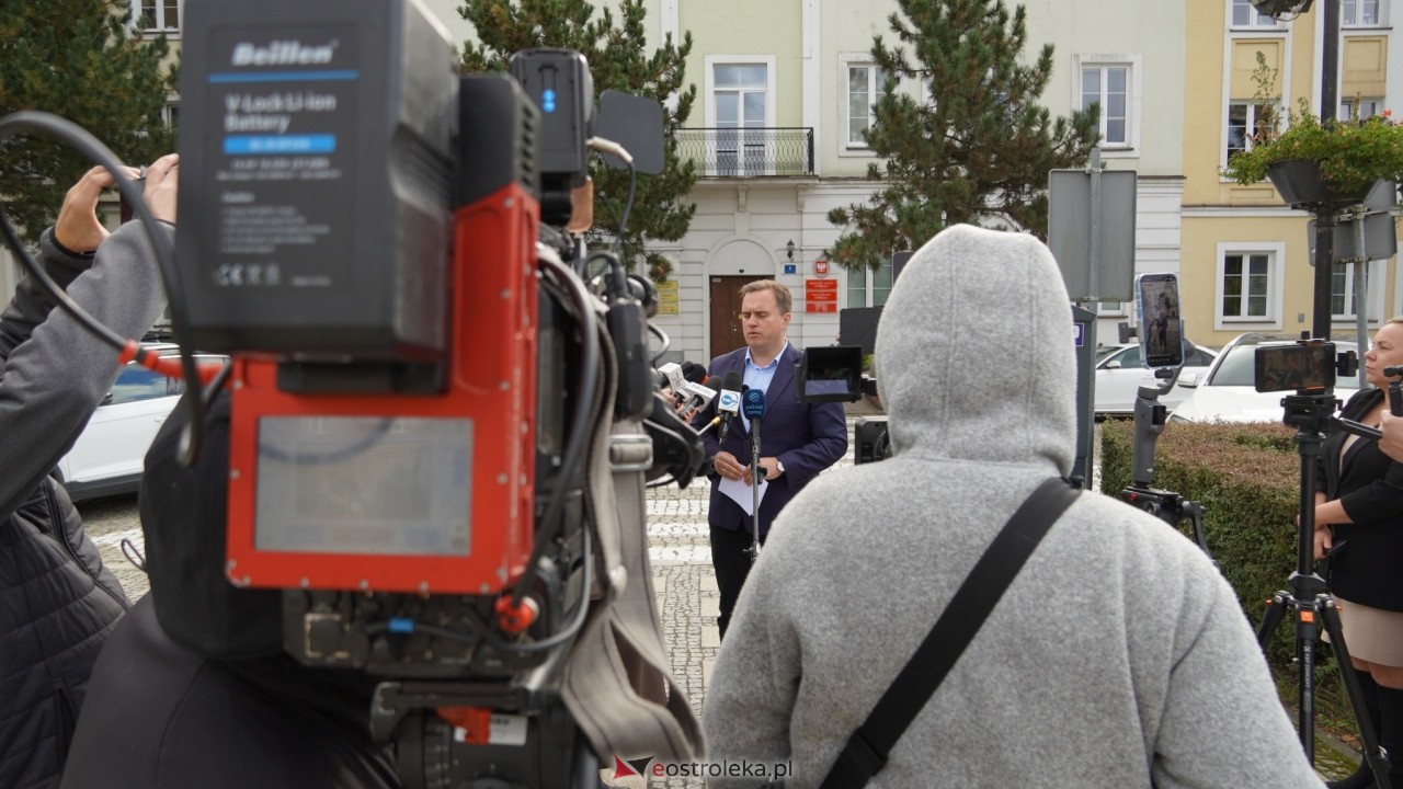 Konferencja prasowa prezydenta ostrołęki po spotkaniu z dyrektorami szkół [09.10.2026] - zdjęcie #6 - eOstroleka.pl