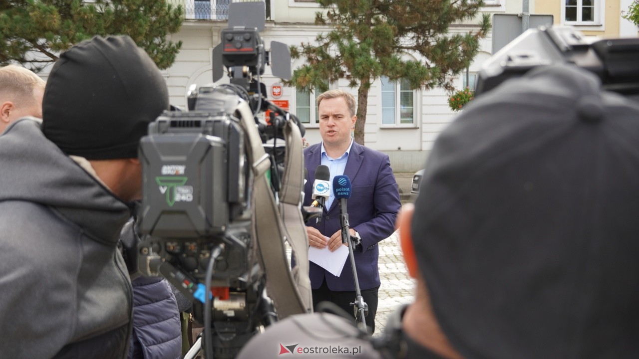 Konferencja prasowa prezydenta ostrołęki po spotkaniu z dyrektorami szkół [09.10.2026] - zdjęcie #2 - eOstroleka.pl