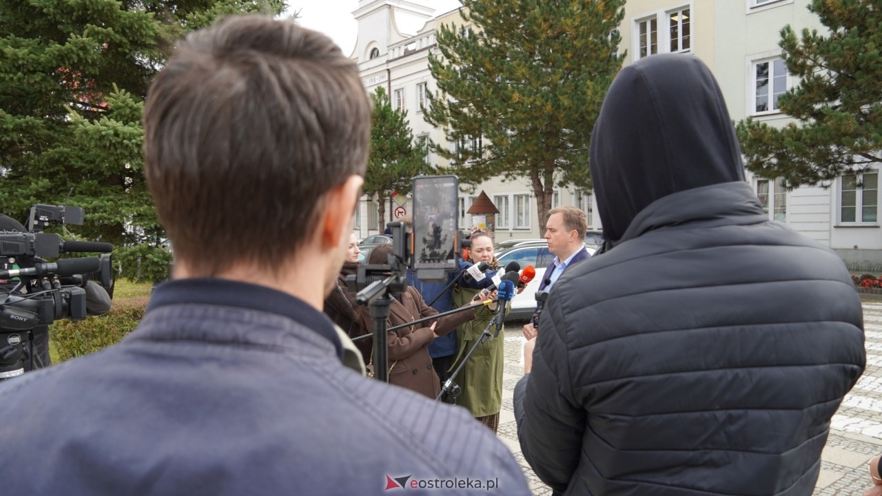 Konferencja prasowa prezydenta ostrołęki po spotkaniu z dyrektorami szkół [09.10.2026] - zdjęcie #1 - eOstroleka.pl