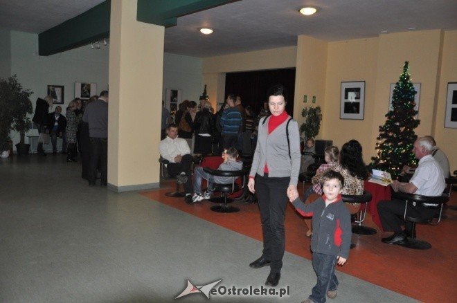 Spektakl Aniu, odpowie ci wierszyk w klubie OCZKO [8.I.2012] - zdjęcie #16 - eOstroleka.pl