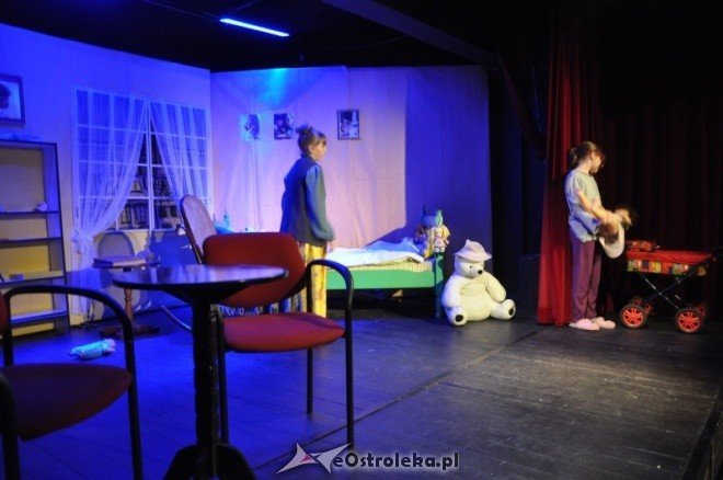 Spektakl Aniu, odpowie ci wierszyk w klubie OCZKO [8.I.2012] - zdjęcie #11 - eOstroleka.pl