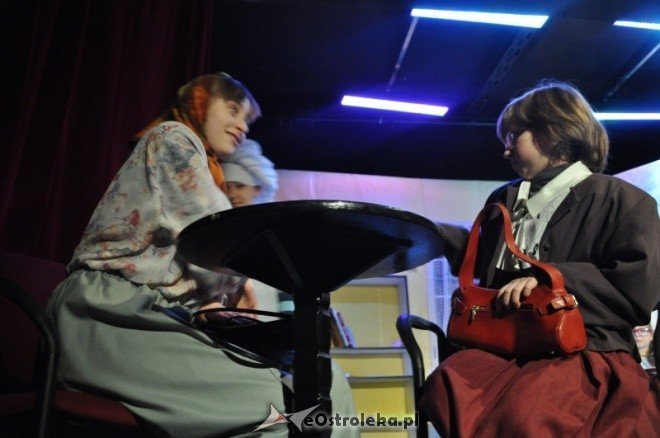 Spektakl Aniu, odpowie ci wierszyk w klubie OCZKO [8.I.2012] - zdjęcie #18 - eOstroleka.pl