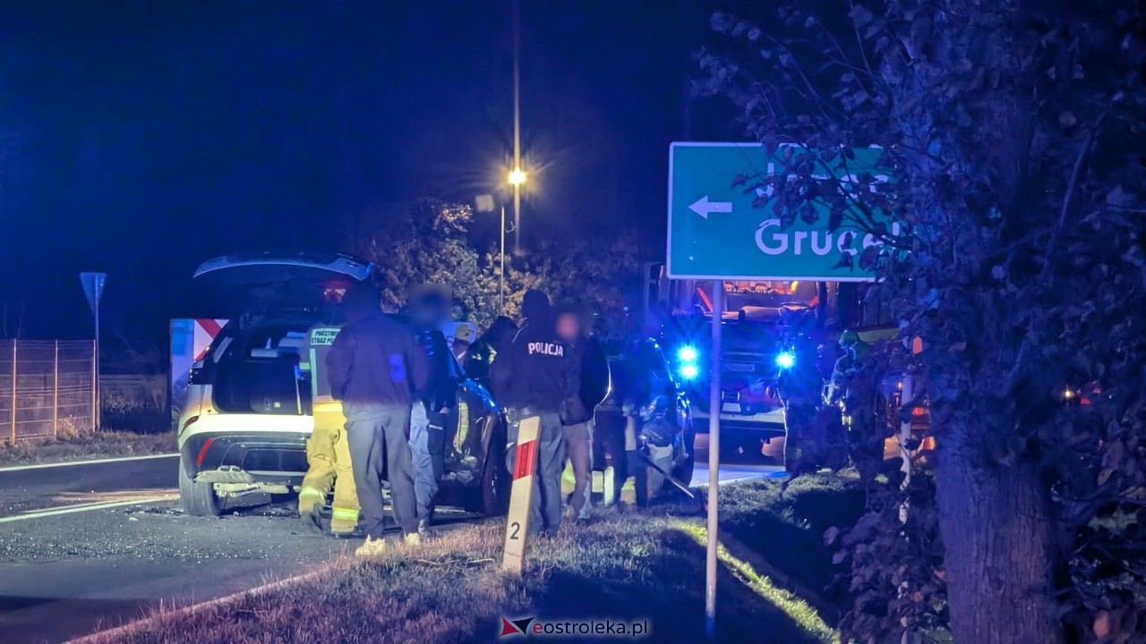 Wypadek w Zamościu - trasa Ostrołęka - Ostrów Mazowiecka [09.10.2026] - zdjęcie #8 - eOstroleka.pl