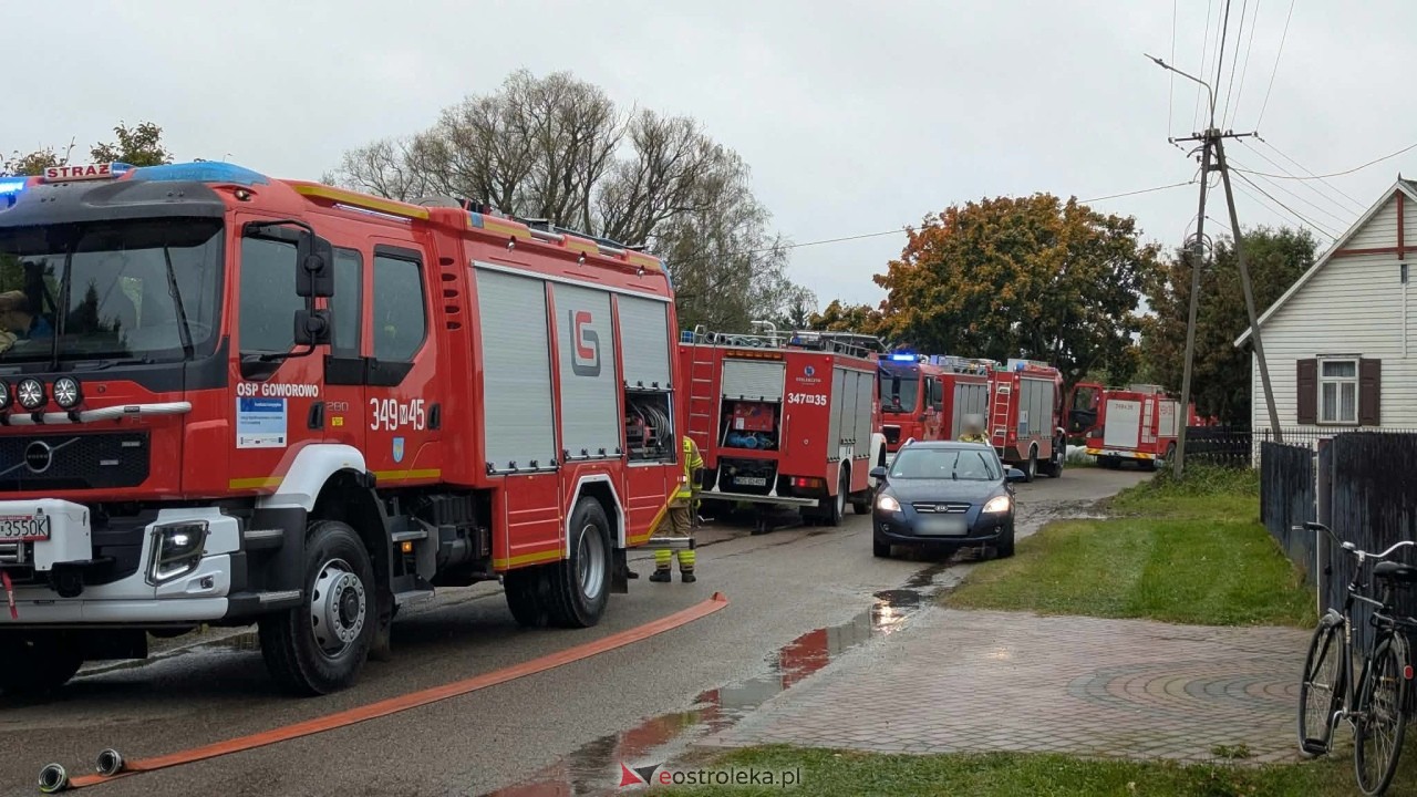 Pożar budynku gospodarczego w Pokrzywnicy [10.10.2026] - zdjęcie #7 - eOstroleka.pl
