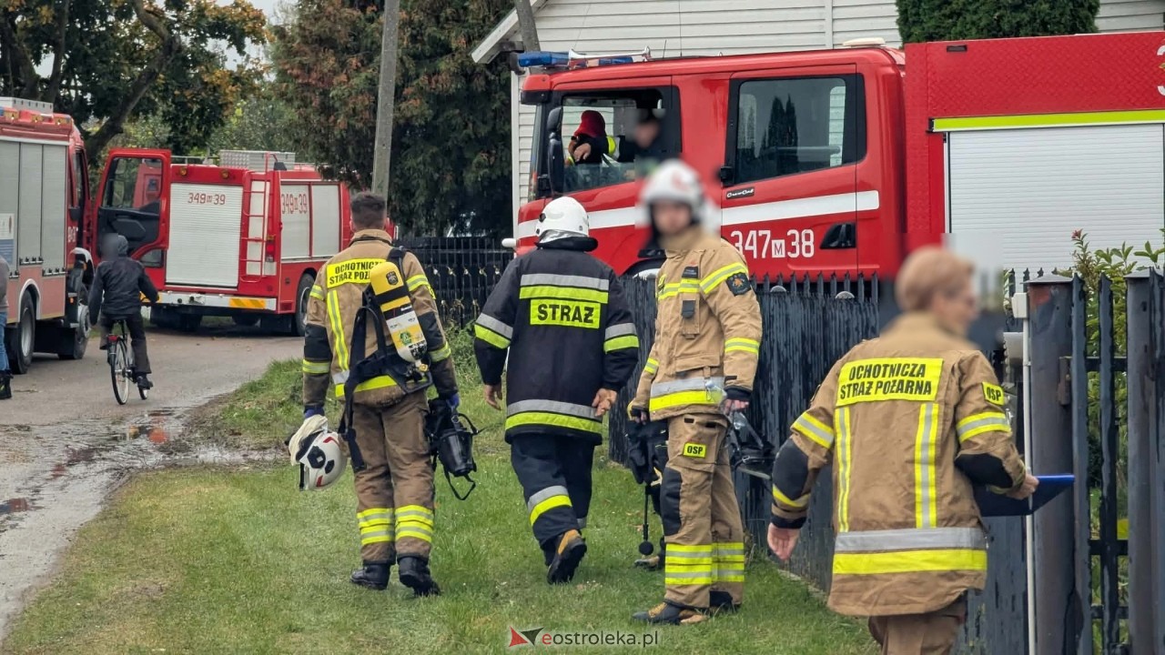 Pożar budynku gospodarczego w Pokrzywnicy [10.10.2026] - zdjęcie #5 - eOstroleka.pl