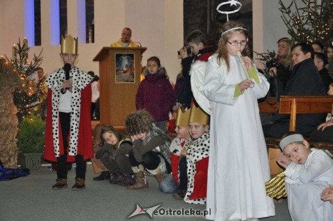 Przedszkolaki wystawiły jasełka w kościele pw. św Franciszka z Asyżu [9.I.2012]] - zdjęcie #3 - eOstroleka.pl