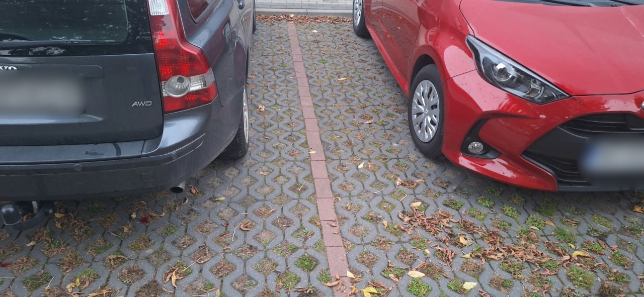 Demolka na parkingu przy Hallera w Ostrołęce [13.10.2026] - zdjęcie #3 - eOstroleka.pl