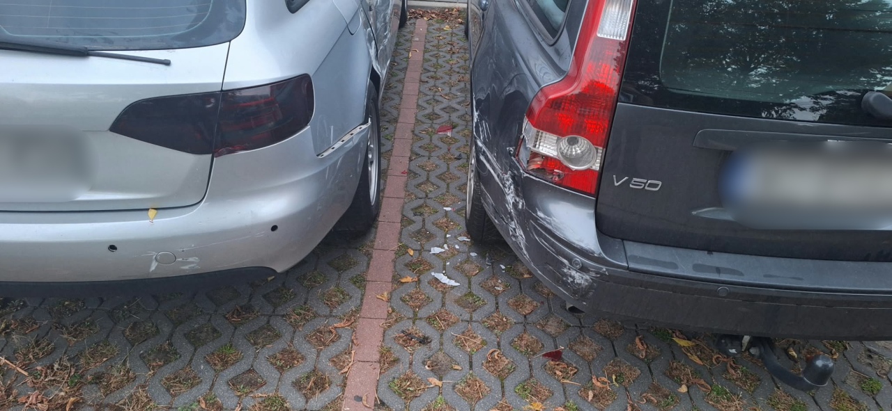 Demolka na parkingu przy Hallera w Ostrołęce [13.10.2026] - zdjęcie #4 - eOstroleka.pl