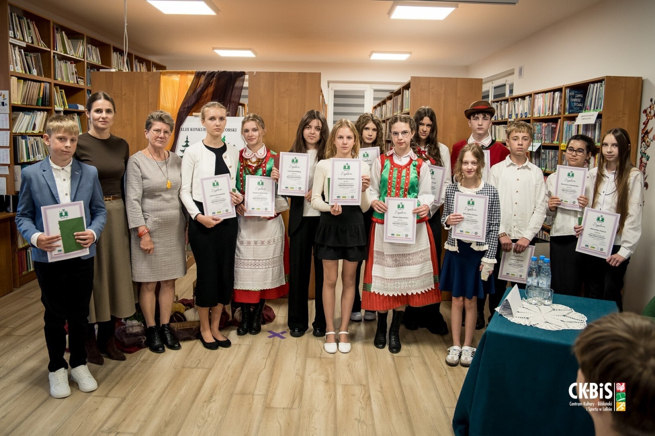 XLIII Konkurs Recytatorski „Kurpie Zielone w Literaturze” - eliminacje gminne w Lelisie [14.10.2026] - zdjęcie #58 - eOstroleka.pl