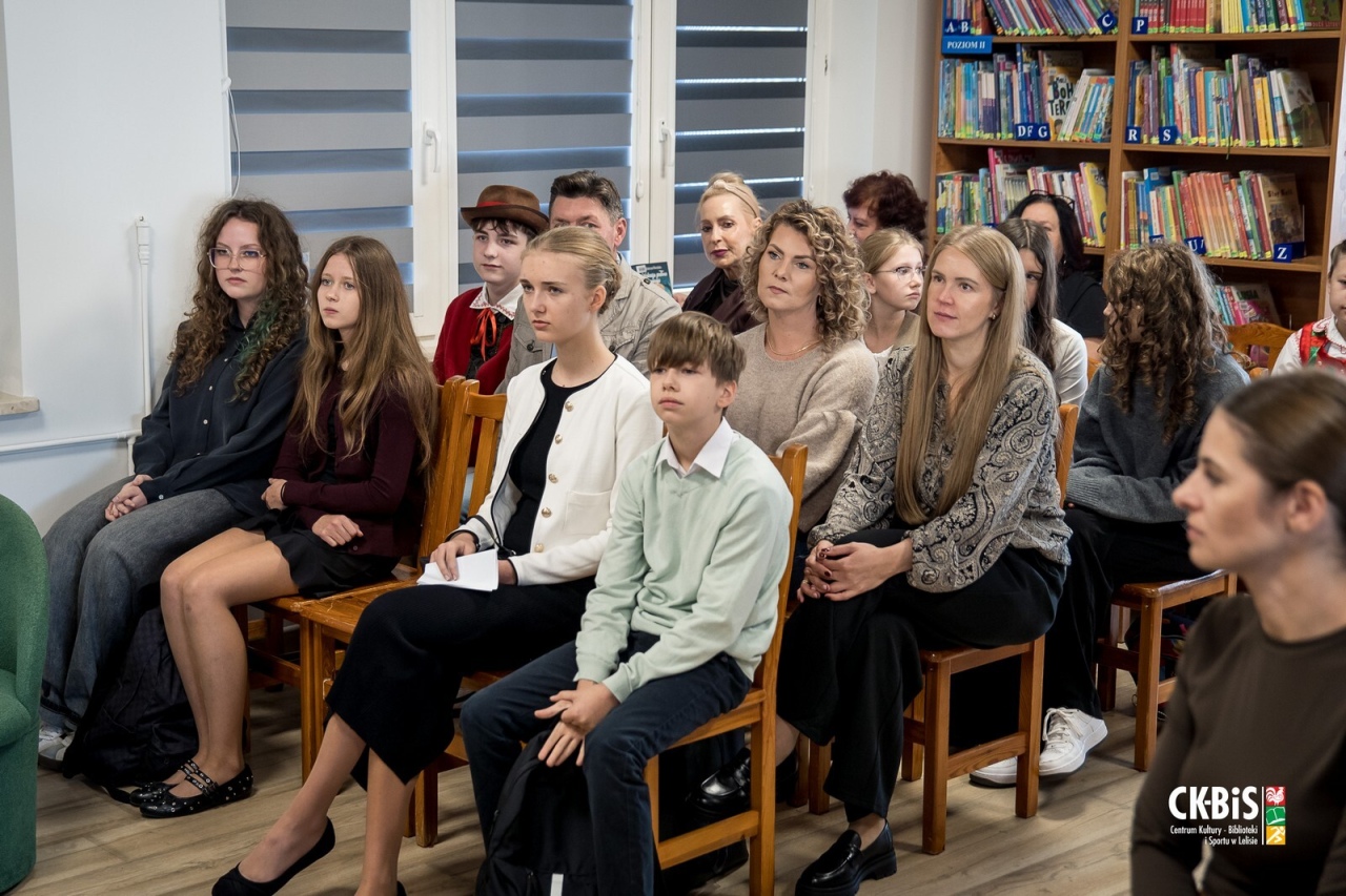 XLIII Konkurs Recytatorski „Kurpie Zielone w Literaturze” - eliminacje gminne w Lelisie [14.10.2026] - zdjęcie #4 - eOstroleka.pl