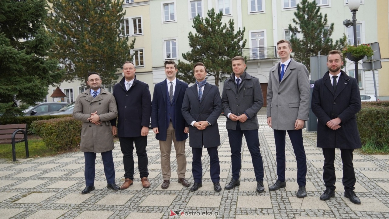 Konferencja prasowa z wicemarszałkiem Sejmu Krzysztofem Bosakiem w Ostrołęce [14.10.2026] - zdjęcie #46 - eOstroleka.pl