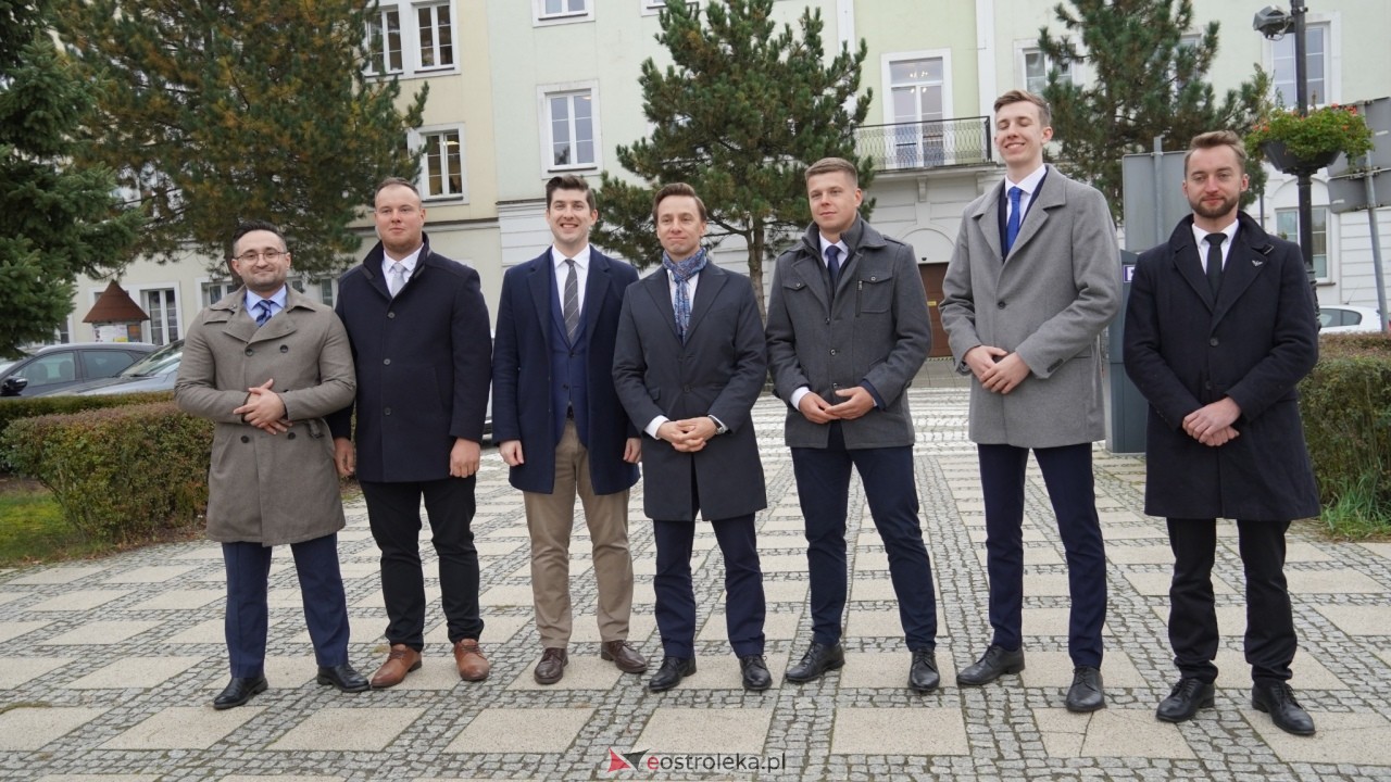 Konferencja prasowa z wicemarszałkiem Sejmu Krzysztofem Bosakiem w Ostrołęce [14.10.2026] - zdjęcie #44 - eOstroleka.pl