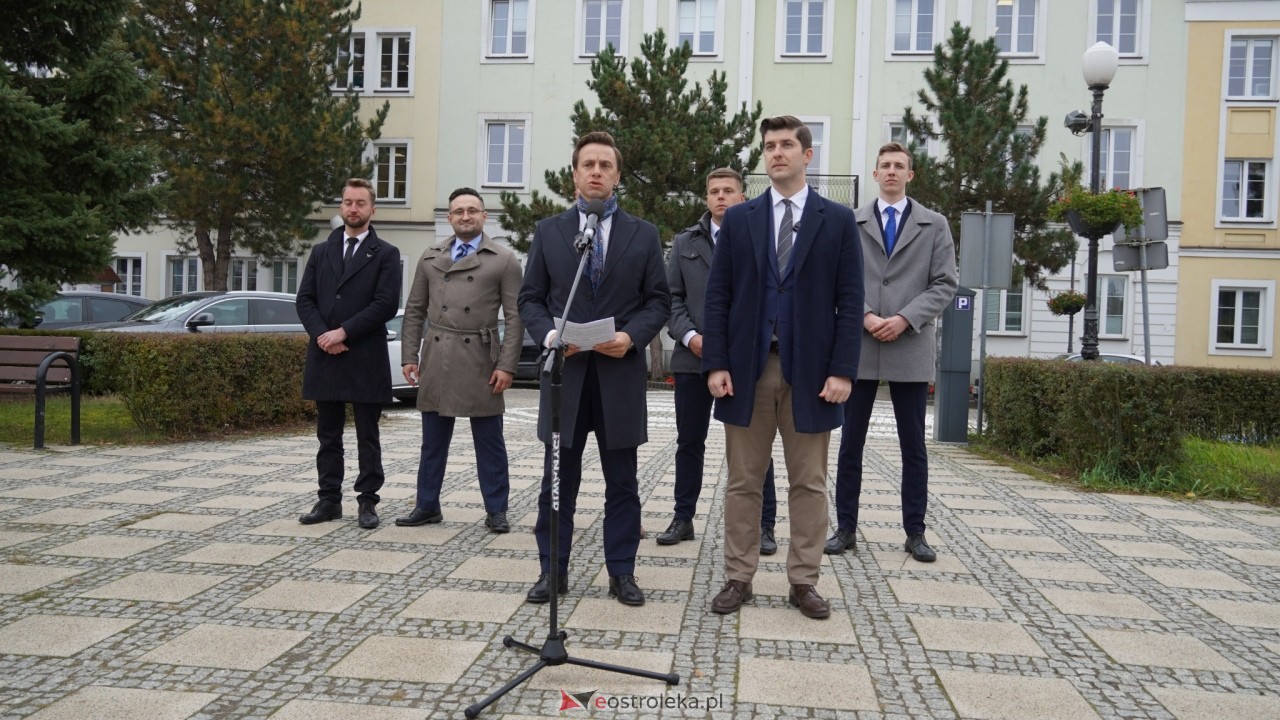 Konferencja prasowa z wicemarszałkiem Sejmu Krzysztofem Bosakiem w Ostrołęce [14.10.2026] - zdjęcie #36 - eOstroleka.pl