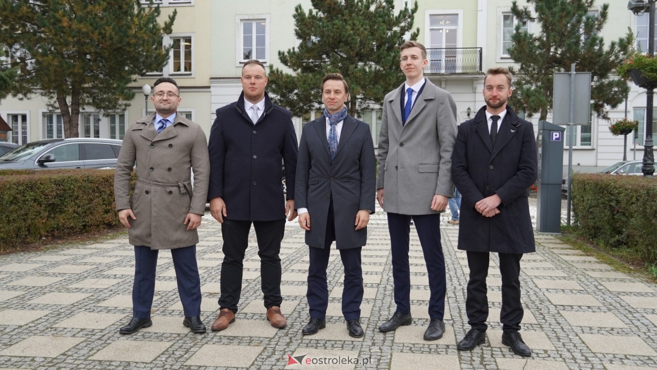 Konferencja prasowa z wicemarszałkiem Sejmu Krzysztofem Bosakiem w Ostrołęce [14.10.2026] - zdjęcie #33 - eOstroleka.pl