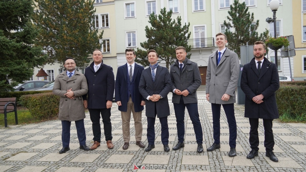 Konferencja prasowa z wicemarszałkiem Sejmu Krzysztofem Bosakiem w Ostrołęce [14.10.2026] - zdjęcie #56 - eOstroleka.pl