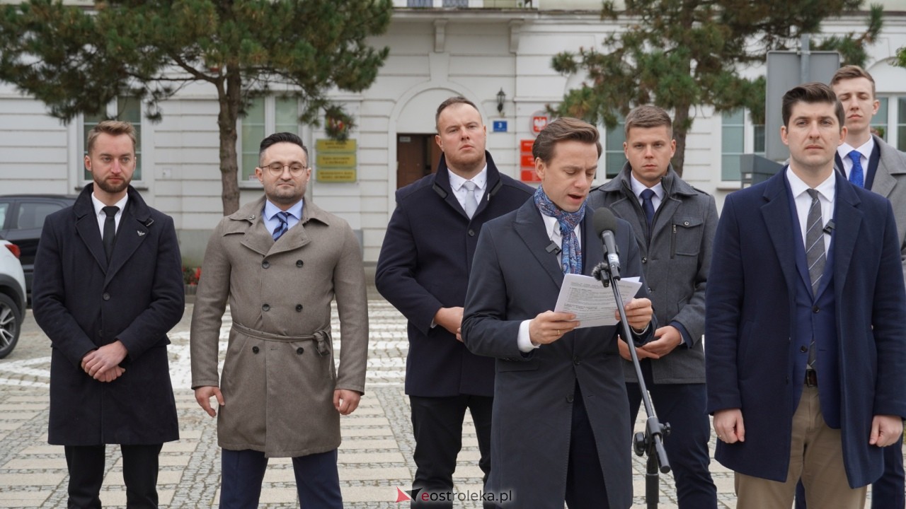 Konferencja prasowa z wicemarszałkiem Sejmu Krzysztofem Bosakiem w Ostrołęce [14.10.2026] - zdjęcie #29 - eOstroleka.pl