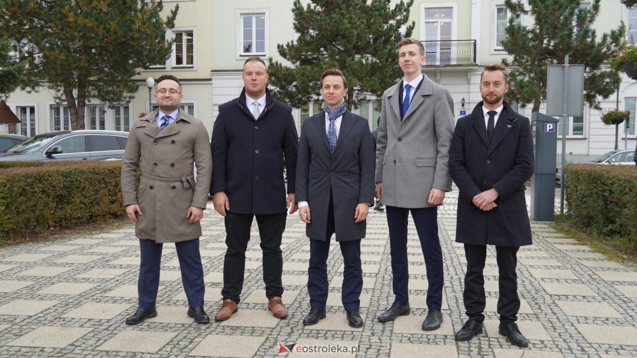 Konferencja prasowa z wicemarszałkiem Sejmu Krzysztofem Bosakiem w Ostrołęce [14.10.2026] - zdjęcie #27 - eOstroleka.pl