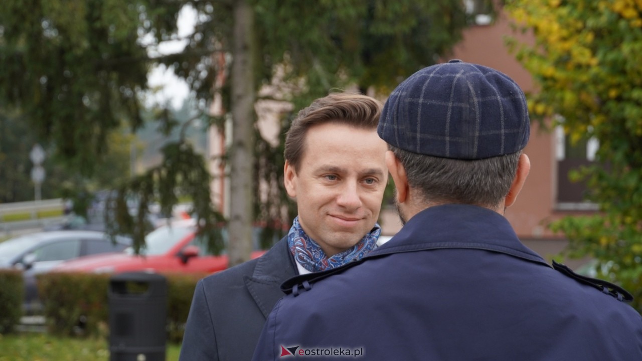 Konferencja prasowa z wicemarszałkiem Sejmu Krzysztofem Bosakiem w Ostrołęce [14.10.2026] - zdjęcie #23 - eOstroleka.pl