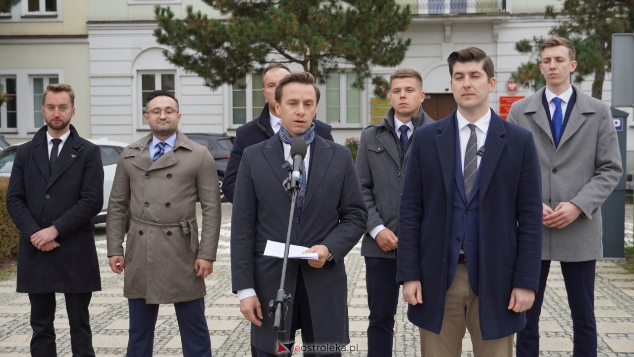 Konferencja prasowa z wicemarszałkiem Sejmu Krzysztofem Bosakiem w Ostrołęce [14.10.2026] - zdjęcie #12 - eOstroleka.pl