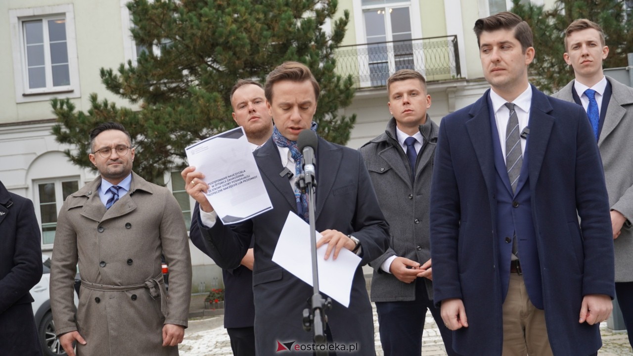 Konferencja prasowa z wicemarszałkiem Sejmu Krzysztofem Bosakiem w Ostrołęce [14.10.2026] - zdjęcie #53 - eOstroleka.pl