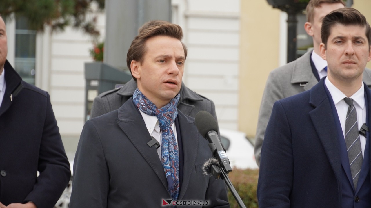 Konferencja prasowa z wicemarszałkiem Sejmu Krzysztofem Bosakiem w Ostrołęce [14.10.2026] - zdjęcie #52 - eOstroleka.pl
