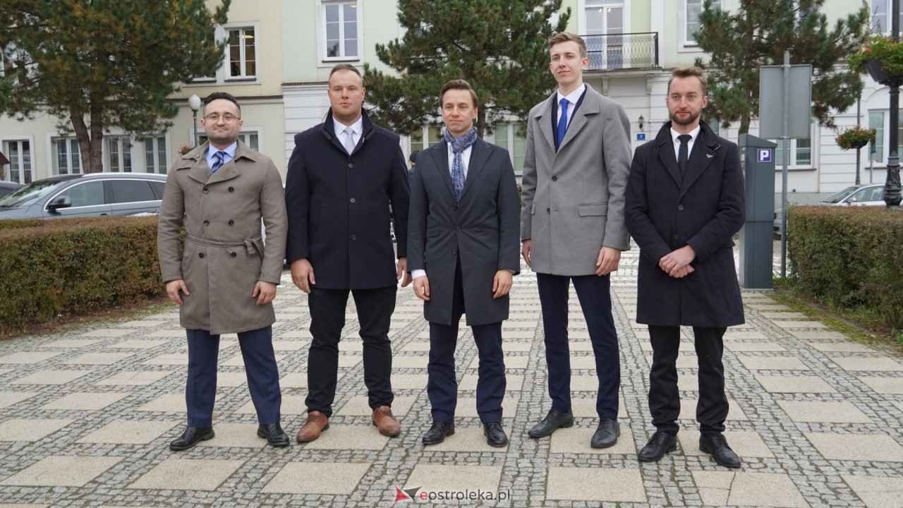 Konferencja prasowa z wicemarszałkiem Sejmu Krzysztofem Bosakiem w Ostrołęce [14.10.2026] - zdjęcie #49 - eOstroleka.pl