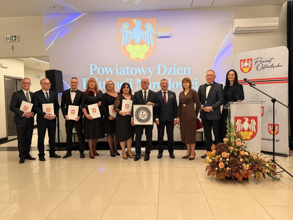 „Efekty tej pracy widać po latach”. Powiatowe obchody Dnia Edukacji Narodowej [15.10.2026] - zdjęcie #15 - eOstroleka.pl