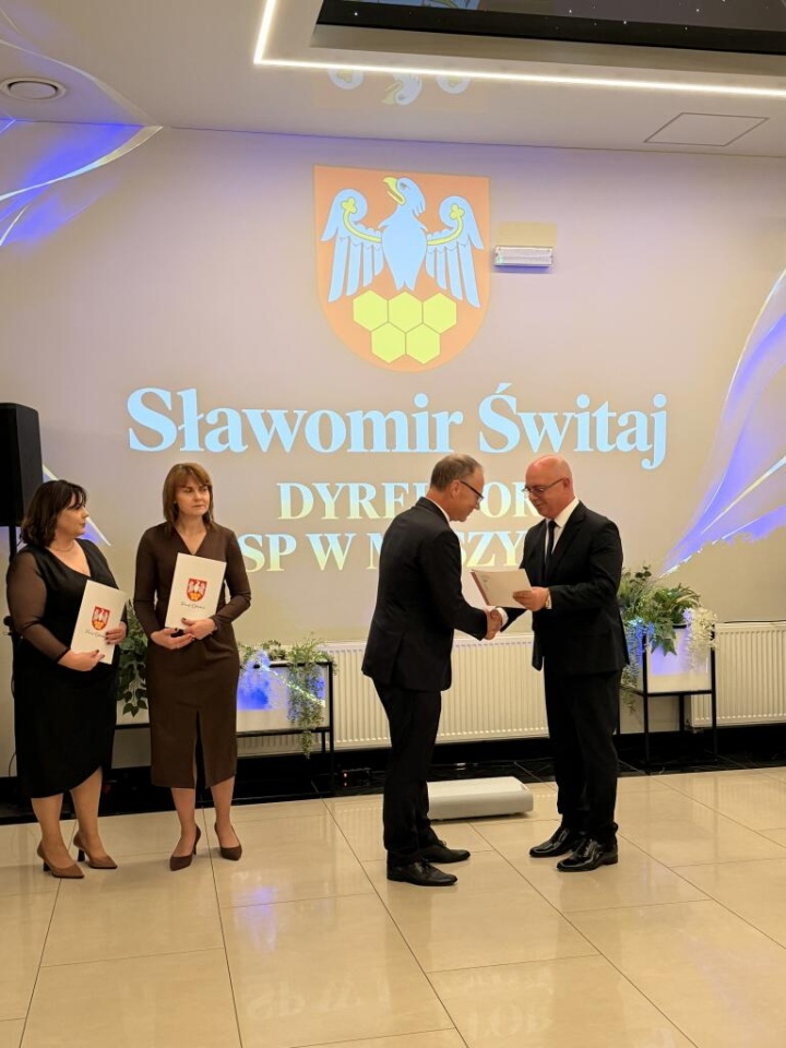 „Efekty tej pracy widać po latach”. Powiatowe obchody Dnia Edukacji Narodowej [15.10.2026] - zdjęcie #12 - eOstroleka.pl