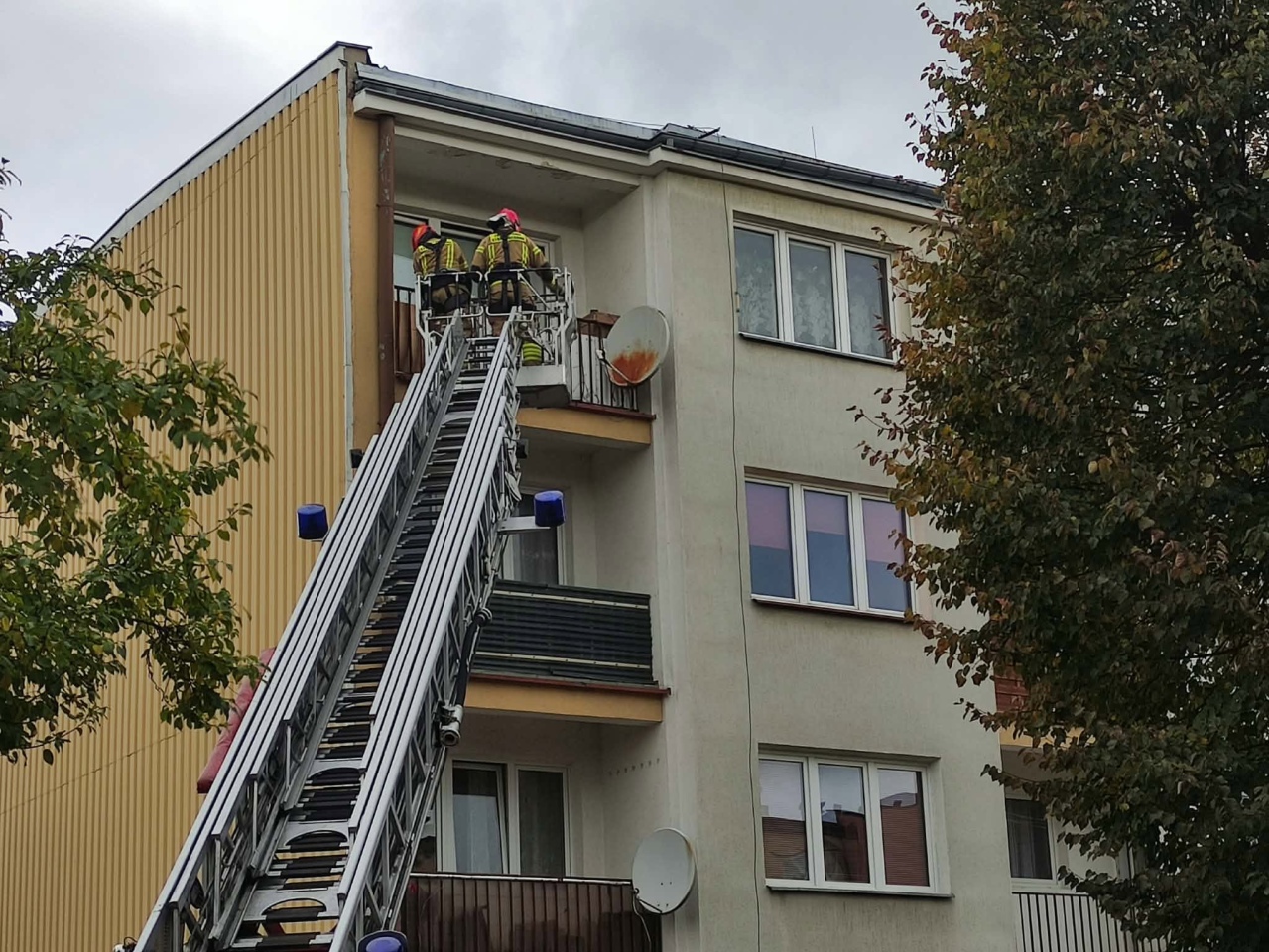 Akcja ratunkowa na Celulozowej w Ostrołęce [15.10.2026] - zdjęcie #7 - eOstroleka.pl