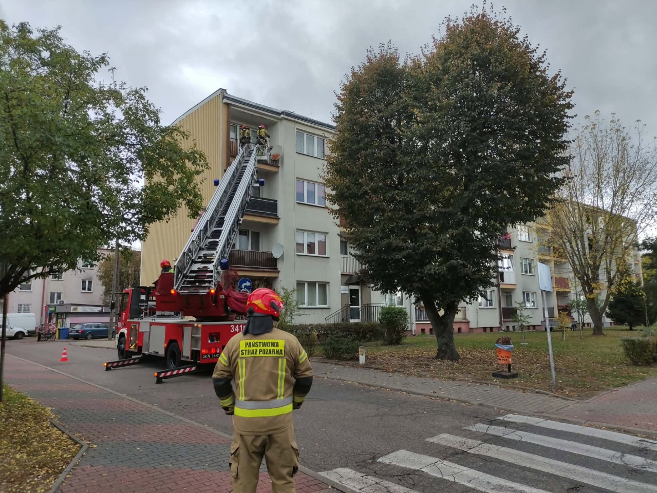 Akcja ratunkowa na Celulozowej w Ostrołęce [15.10.2026] - zdjęcie #4 - eOstroleka.pl