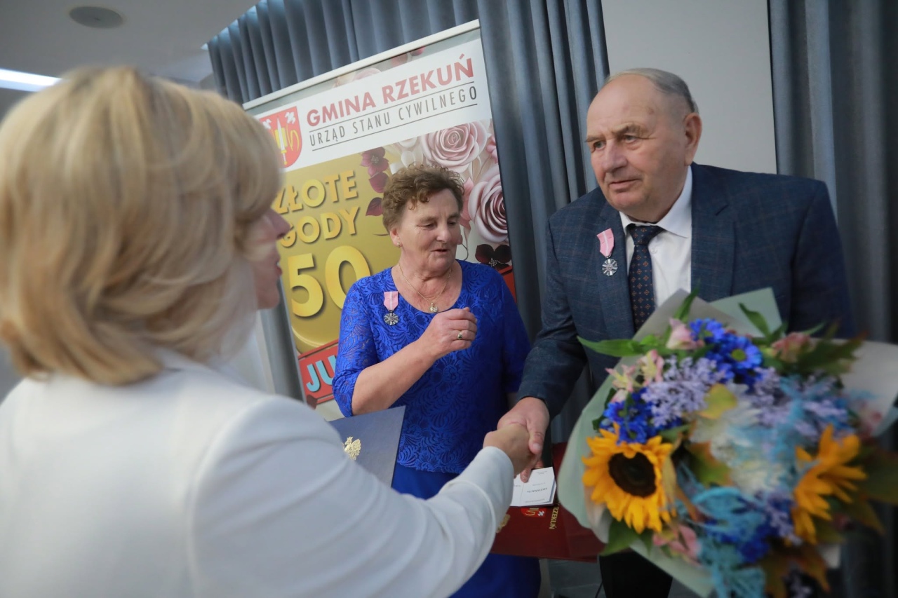 Medale i wyróżnienia dla małżeństw z gminy Rzekuń [13.10.2026]] - zdjęcie #69 - eOstroleka.pl