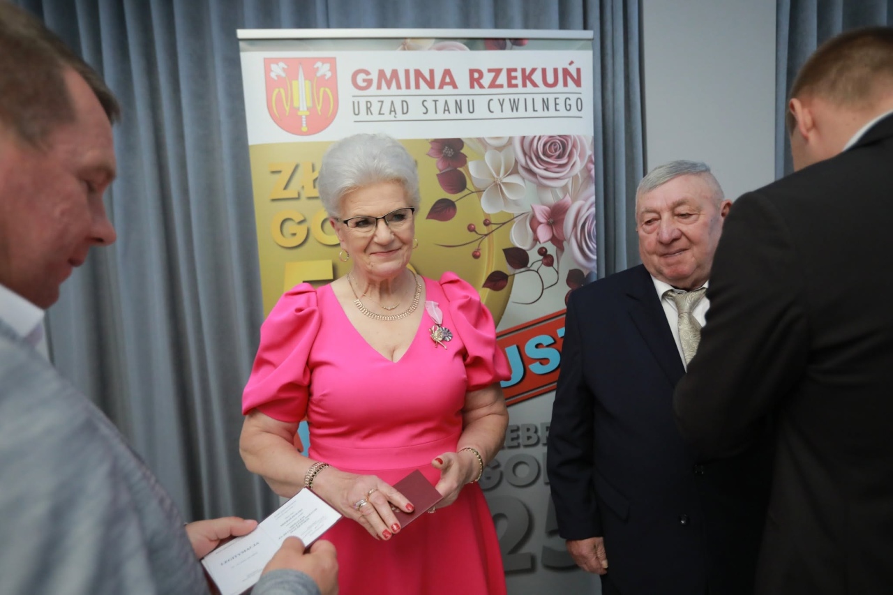 Medale i wyróżnienia dla małżeństw z gminy Rzekuń [13.10.2026]] - zdjęcie #63 - eOstroleka.pl